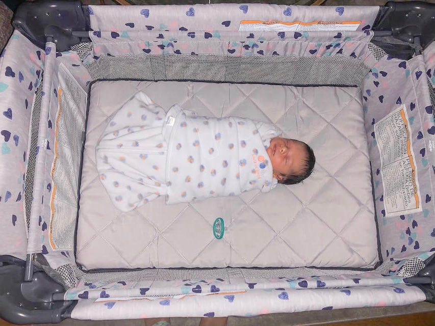 Pack n play store bassinet safe for newborns