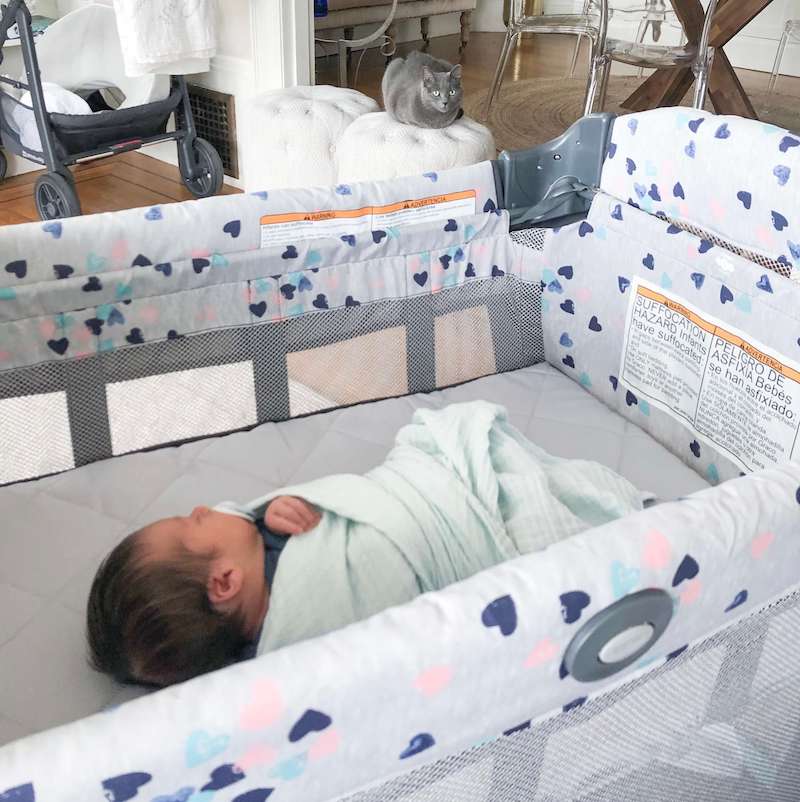 Newborn sleeping in pack n play bassinet best sale