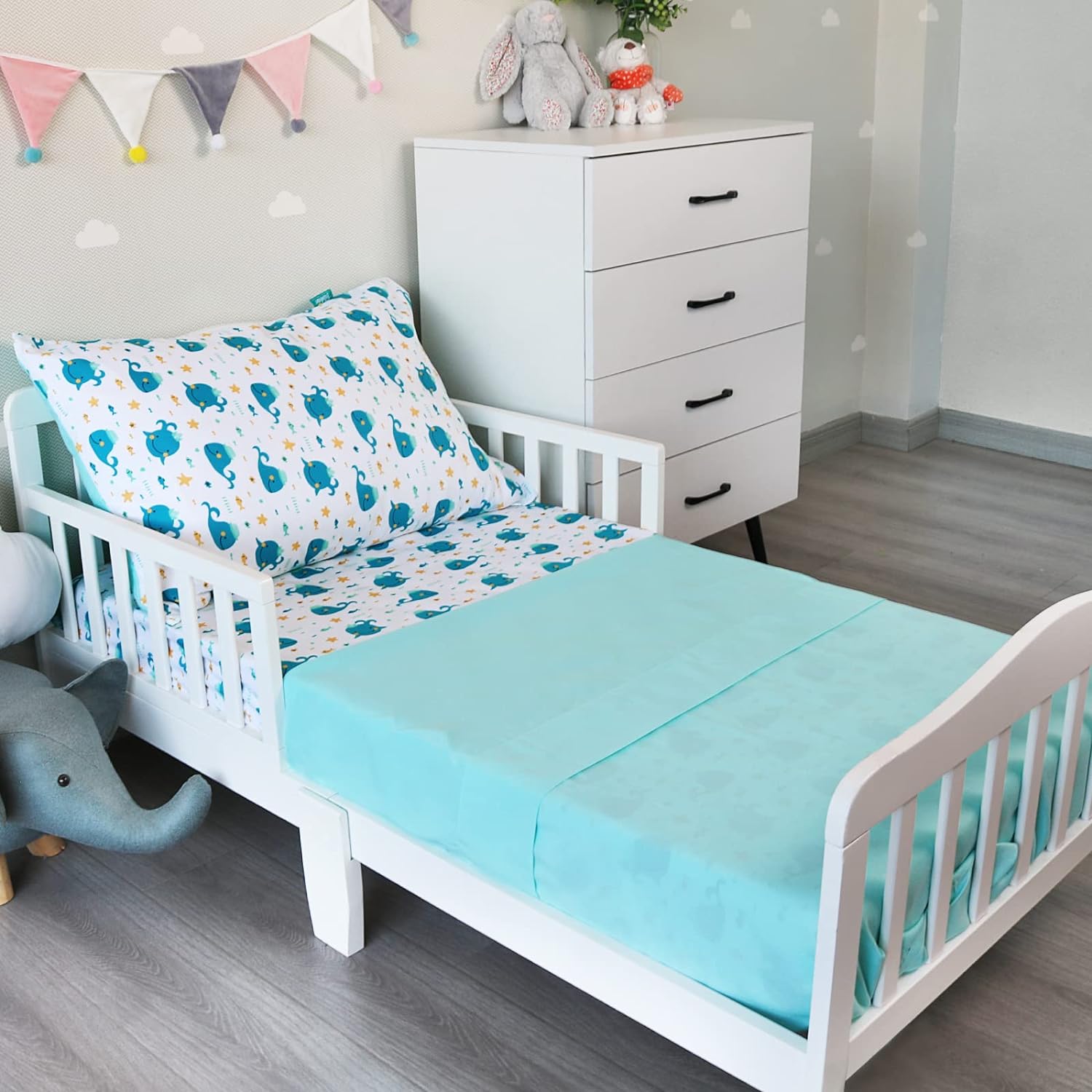 Biloban Online Store Toddler Bedding Set 3 Pieces Includes A Crib Fitted Sheet Flat Sheet and Envelope Pillowcase Soft and Breathable Whale
