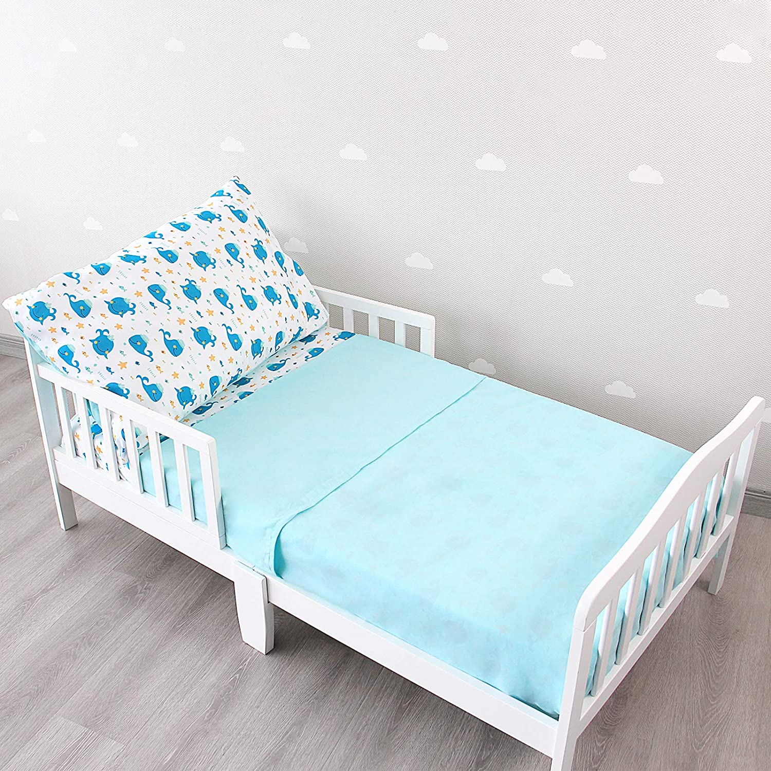 Baby bed hotsell comforter set